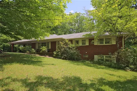 227 Lakeside Dr, Walhalla, SC 29691 photo 4