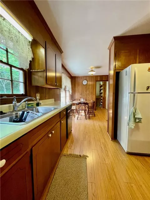 112 E Brookwood Dr, Clemson, SC 29631 photo 3