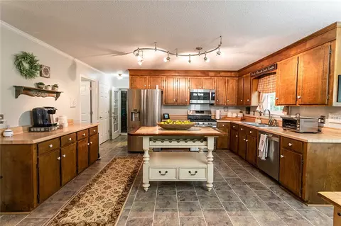 803 Cely Rd, Easley, SC 29642 photo 3