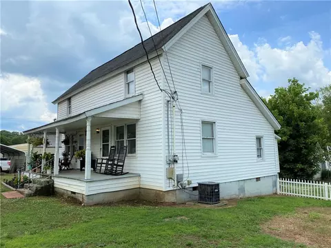 31 Lyman St, Pelzer, SC 29669 photo 4