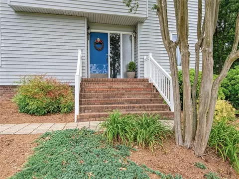 303 Arrowhead Trl, Easley, SC 29642 photo 2