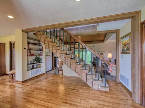 303 Arrowhead Trl, Easley, SC 29642 photo 6
