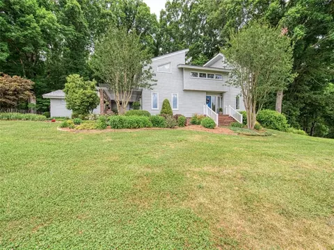 303 Arrowhead Trl, Easley, SC 29642 photo 1
