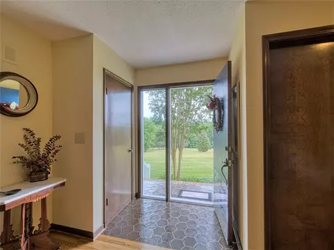 303 Arrowhead Trl, Easley, SC 29642 photo 5