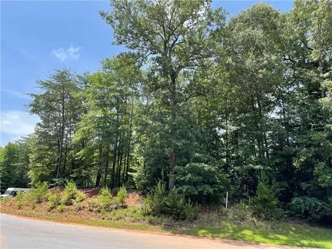 143 Old Compton St, Pendleton, SC 29670 photo 3