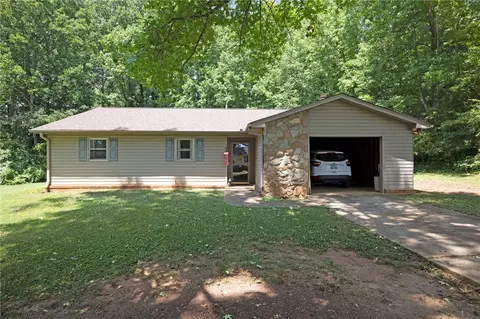 124 Davidson Dr, Easley, SC 29642 photo 2