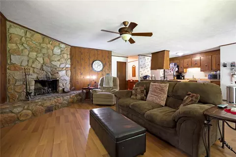 124 Davidson Dr, Easley, SC 29642 photo 8