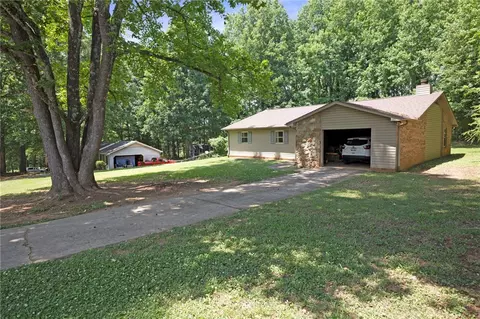 124 Davidson Dr, Easley, SC 29642 photo 3