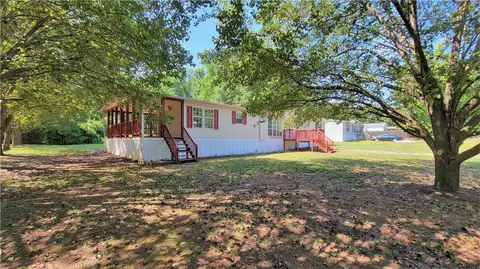 249 Longview Dr, Williamston, SC 29697 photo 4