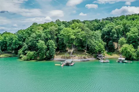 313 Harbor Dr, Seneca, SC 29672 photo 2