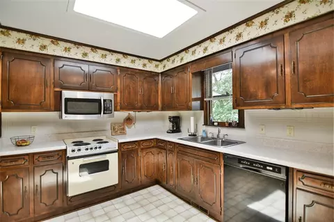 313 Harbor Dr, Seneca, SC 29672 photo 12