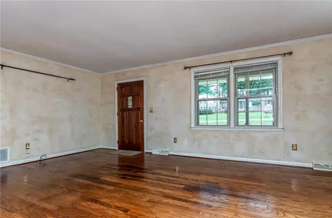 106 Dorr Cir, Easley, SC 29640 photo 4