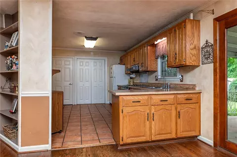106 Dorr Cir, Easley, SC 29640 photo 9