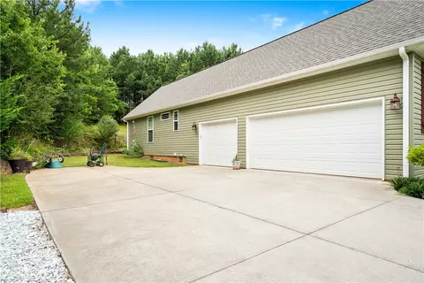 340 Stardust Ln, Seneca, SC 29672 photo 5
