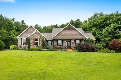 340 Stardust Ln, Seneca, SC 29672 photo 1