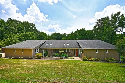 402 Mount Forest Cir, Easley, SC 29640 photo 1