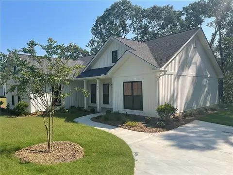 806 Brock St, Central, SC 29630 photo 3