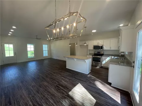806 Brock St, Central, SC 29630 photo 10