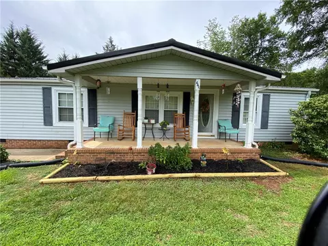 4411 Old Easley Bridge Rd, Easley, SC 29642 photo 2