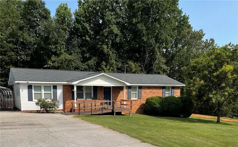 208 S Forest Cir, Marietta, SC 29661 photo 1