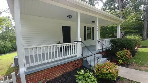 219 Mountain Crest Dr, Easley, SC 29640 photo 3