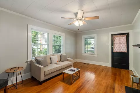 127 W Main St, Pendleton, SC 29670 photo 5