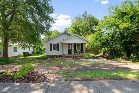 127 W Main St, Pendleton, SC 29670 photo 2