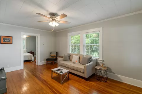 127 W Main St, Pendleton, SC 29670 photo 4