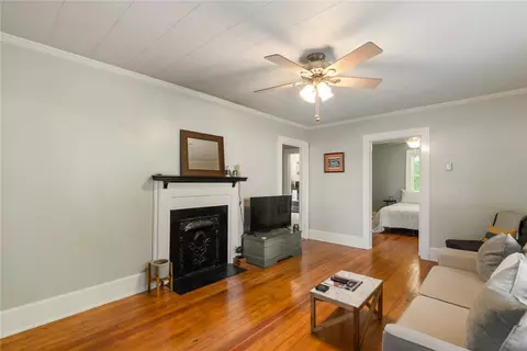 127 W Main St, Pendleton, SC 29670 photo 3