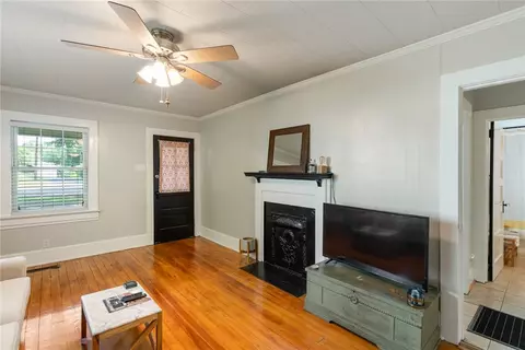 127 W Main St, Pendleton, SC 29670 photo 6