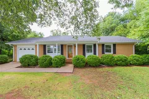 202 Lakewood Dr, Pendleton, SC 29670 photo 1