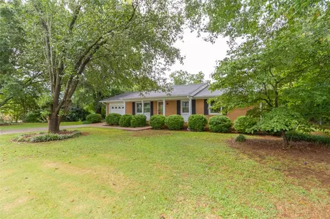 202 Lakewood Dr, Pendleton, SC 29670 photo 3