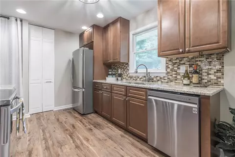 108 Laurel Dr, Pendleton, SC 29670 photo 2