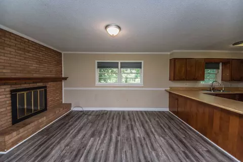 131 W Old Pendleton Rd, Central, SC 29630 photo 9