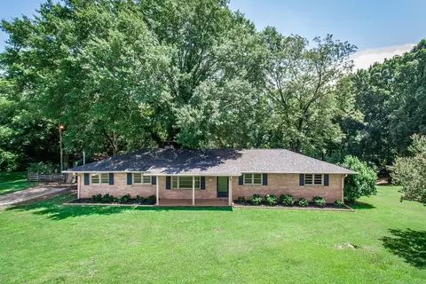131 W Old Pendleton Rd, Central, SC 29630 photo 1