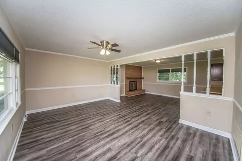131 W Old Pendleton Rd, Central, SC 29630 photo 3