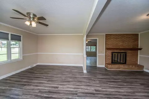 131 W Old Pendleton Rd, Central, SC 29630 photo 8