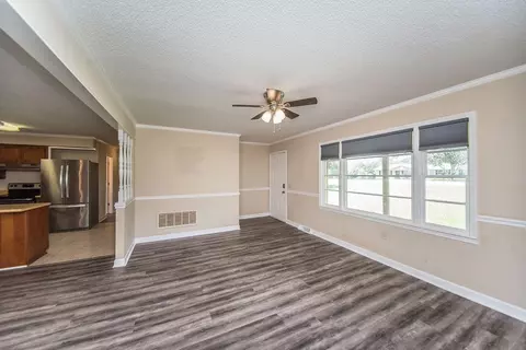 131 W Old Pendleton Rd, Central, SC 29630 photo 5