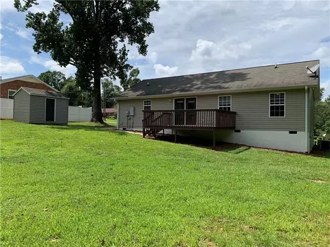 412 E Crescent Dr, Seneca, SC 29678 photo 4