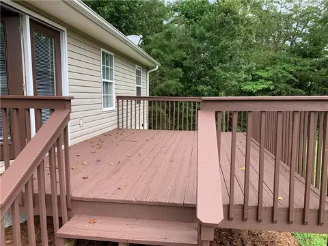 412 E Crescent Dr, Seneca, SC 29678 photo 5