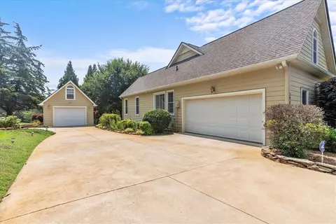 3904 Turnberry Loop, Seneca, SC 29678 photo 2