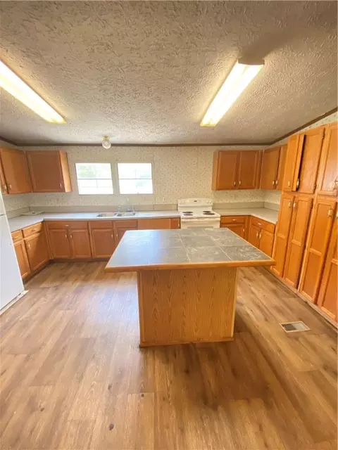 233 Forest Ln, Starr, SC 29684 photo 10