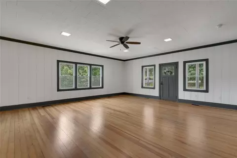 719 E Cedar Rock St, Pickens, SC 29671 photo 4