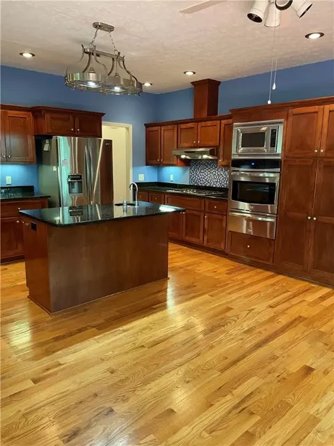 282 Warbranch Rd, Central, SC 29630 photo 7