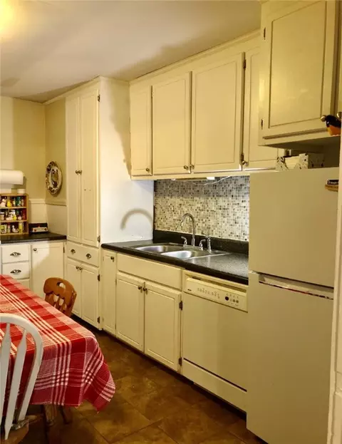 309 S Spring St, Walhalla, SC 29691 photo 5