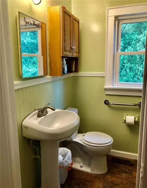 309 S Spring St, Walhalla, SC 29691 photo 10