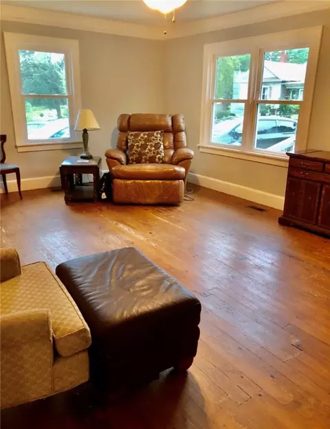 309 S Spring St, Walhalla, SC 29691 photo 4