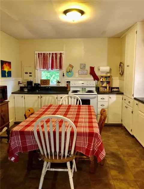 309 S Spring St, Walhalla, SC 29691 photo 6