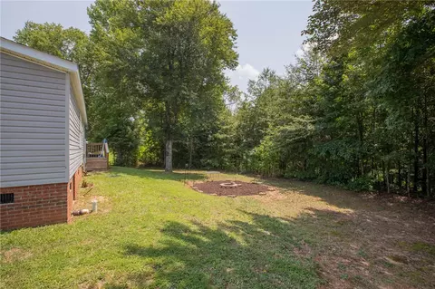 113 Avery Dr, Easley, SC 29640 photo 3