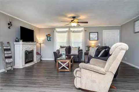 401 Gentry Rd, Seneca, SC 29678 photo 12